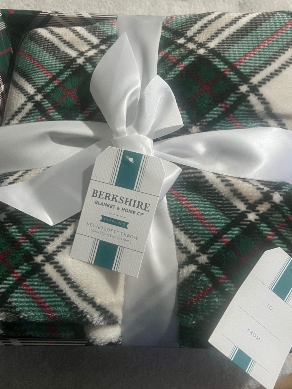 Berkshire Oversized Velvetsoft Throw Blanket , 60" x 70", New in Designer Box